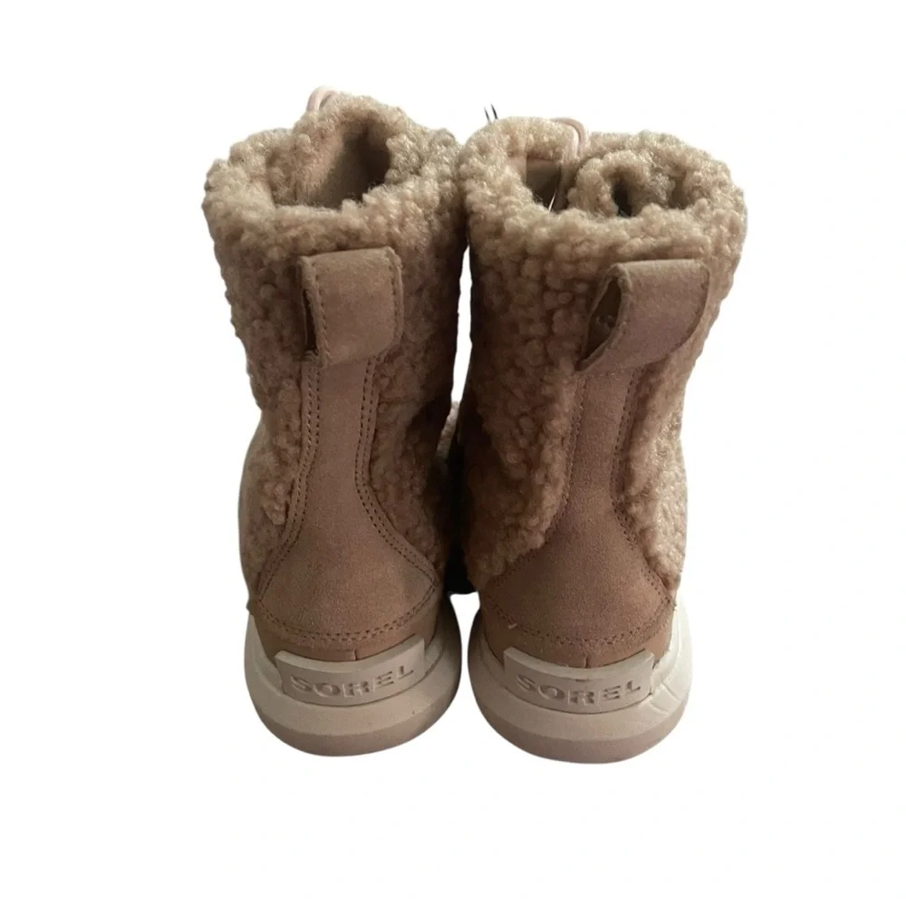 NWT Sorel Faux Fur Lined Boots Girls Size 3 and 4